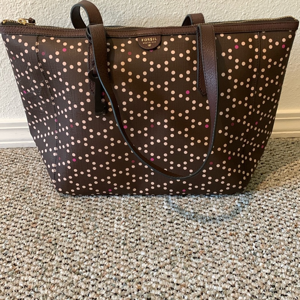 Fossil tote